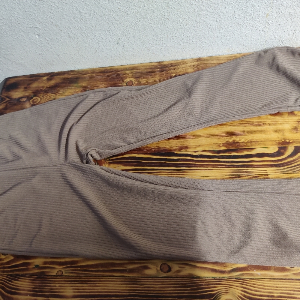 Clothes - Picture 16 of 16